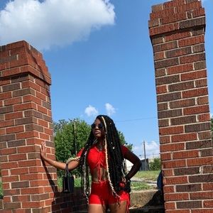 Meet your Posher, Imani